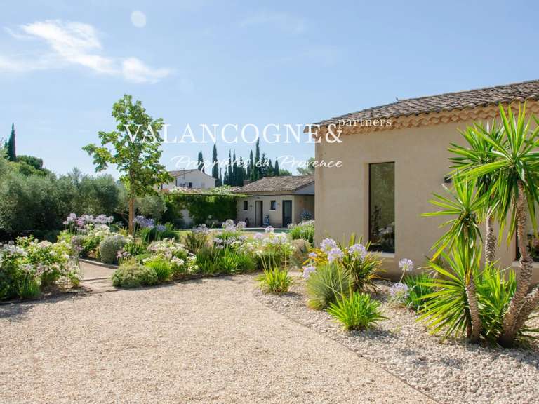 Maison Eygalières - 3 chambres - 325m²