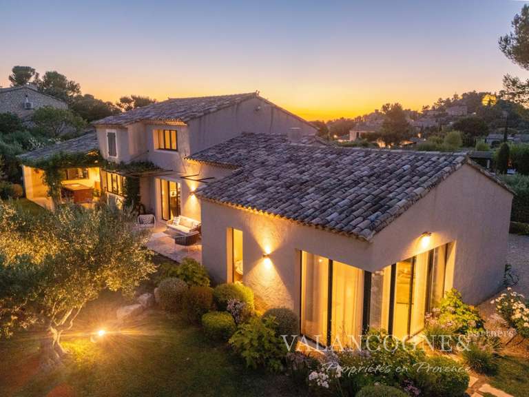 Maison Eygalières - 3 chambres - 325m²
