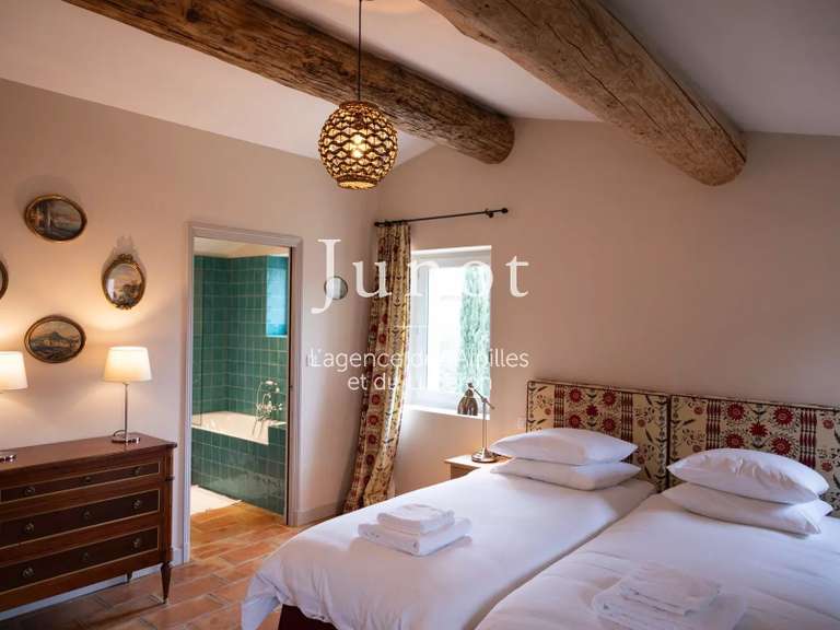 House Eygalières - 3 bedrooms - 1000m²