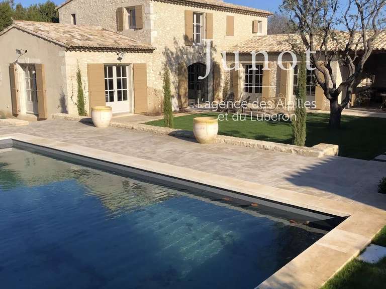 House Eygalières - 3 bedrooms - 1000m²