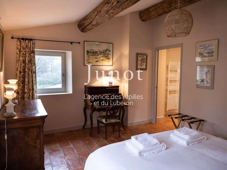 House Eygalières - 3 bedrooms - 1000m²