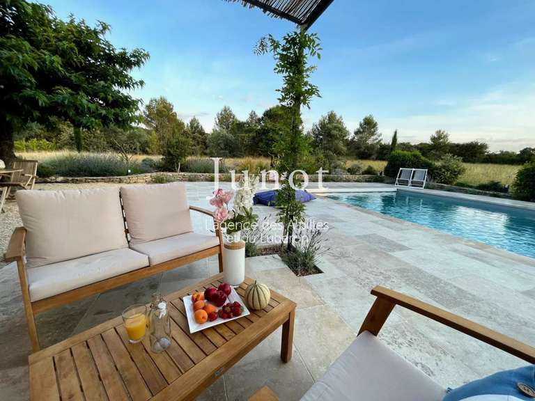 House Eygalières - 5 bedrooms - 11000m²