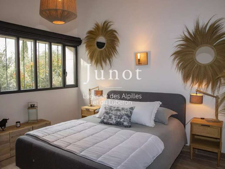House Eygalières - 3 bedrooms - 2000m²