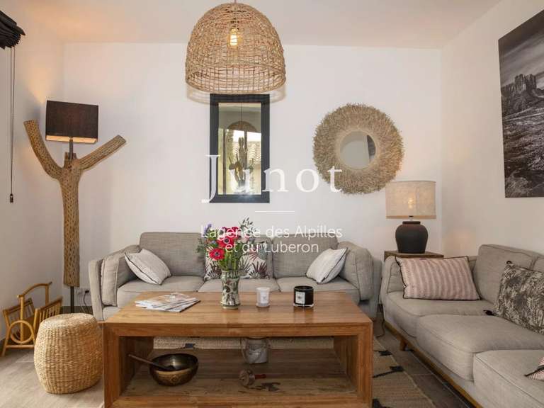 House Eygalières - 3 bedrooms - 2000m²