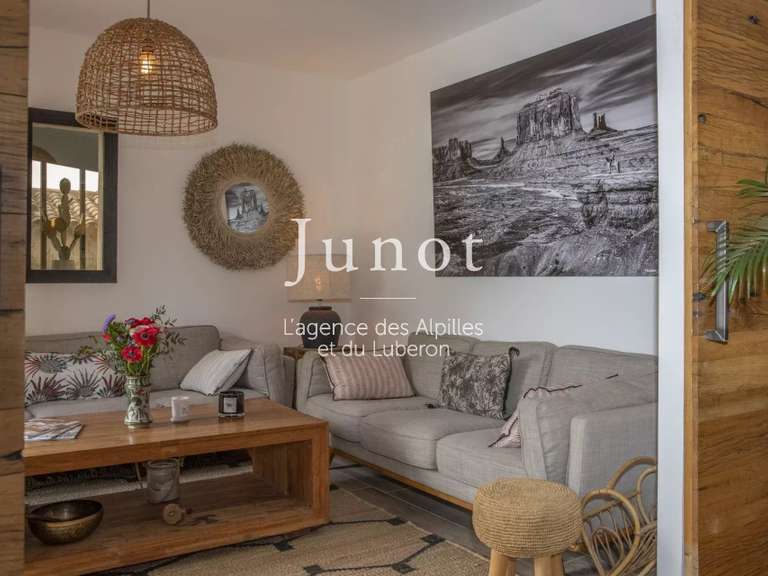 House Eygalières - 3 bedrooms - 2000m²