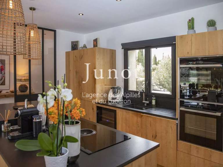 House Eygalières - 3 bedrooms - 2000m²
