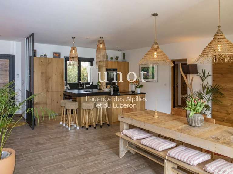 House Eygalières - 3 bedrooms - 2000m²