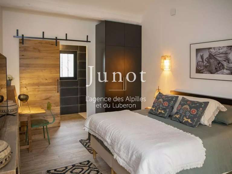 House Eygalières - 3 bedrooms - 2000m²