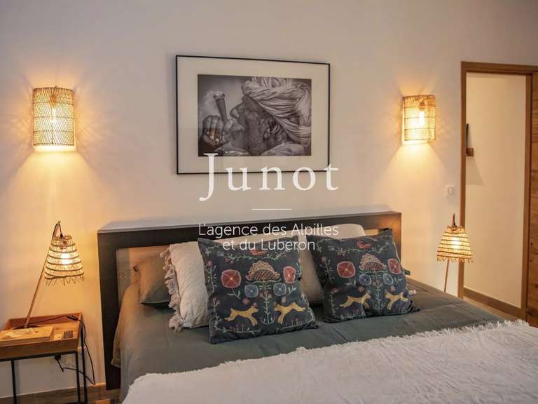 House Eygalières - 3 bedrooms - 2000m²