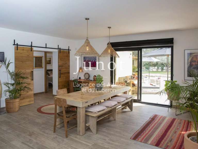 House Eygalières - 3 bedrooms - 2000m²