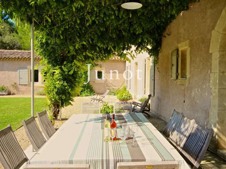 House Eygalières - 5 bedrooms - 10000m²