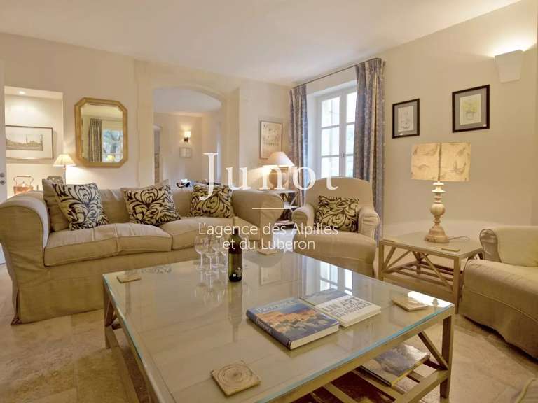 House Eygalières - 5 bedrooms - 10000m²