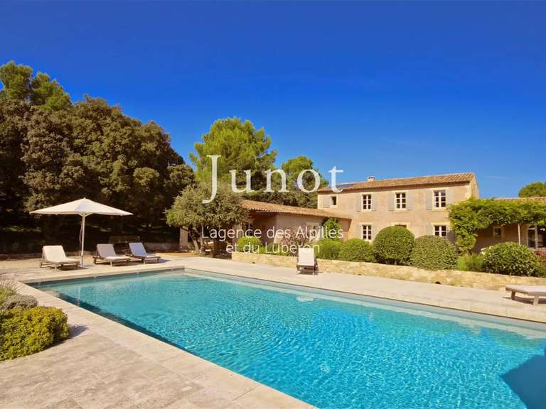 House Eygalières - 5 bedrooms - 10000m²