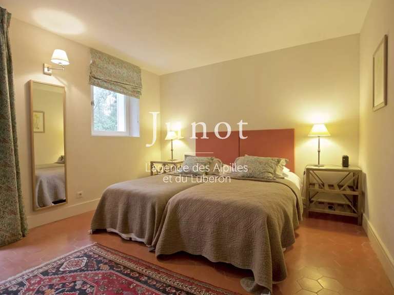 House Eygalières - 5 bedrooms - 10000m²