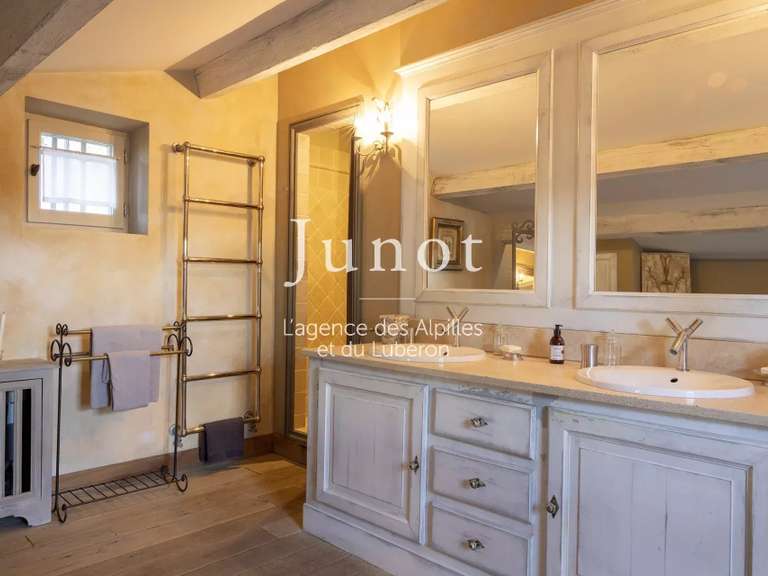 House Eygalières - 6 bedrooms - 50000m²