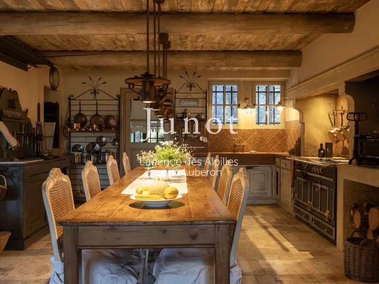 House Eygalières - 6 bedrooms - 50000m²