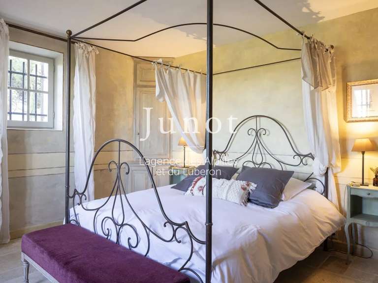House Eygalières - 6 bedrooms - 50000m²