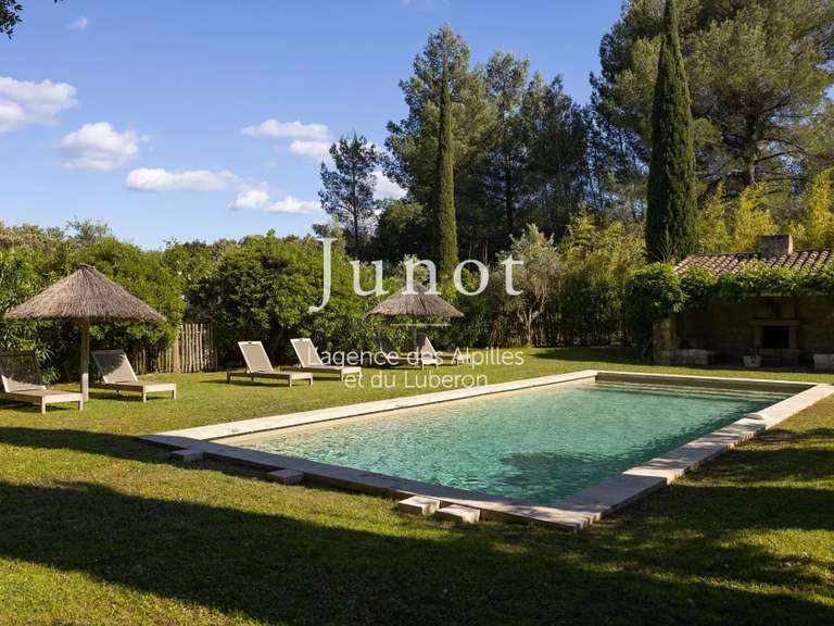 House Eygalières - 6 bedrooms - 50000m²