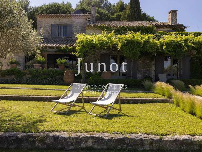 House Eygalières - 6 bedrooms - 50000m²