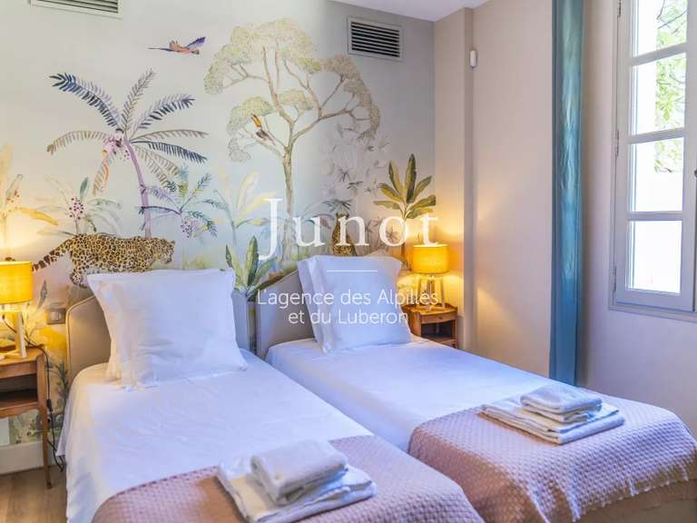 Maison Eygalières - 6 chambres - 240m²