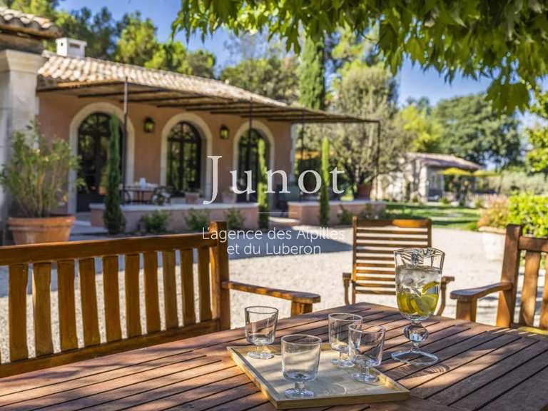 Maison Eygalières - 6 chambres - 240m²