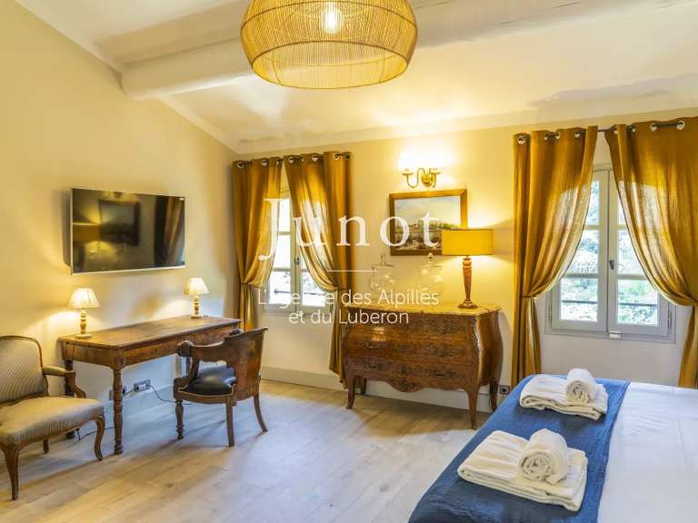 Maison Eygalières - 6 chambres - 240m²