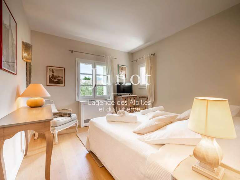 Maison Eygalières - 4 chambres - 180m²