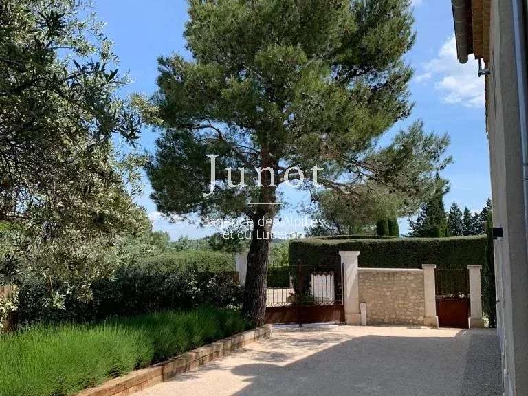 Maison Eygalières - 4 chambres - 180m²