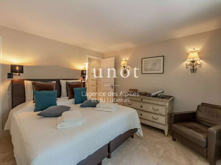 Maison Eygalières - 4 chambres - 180m²