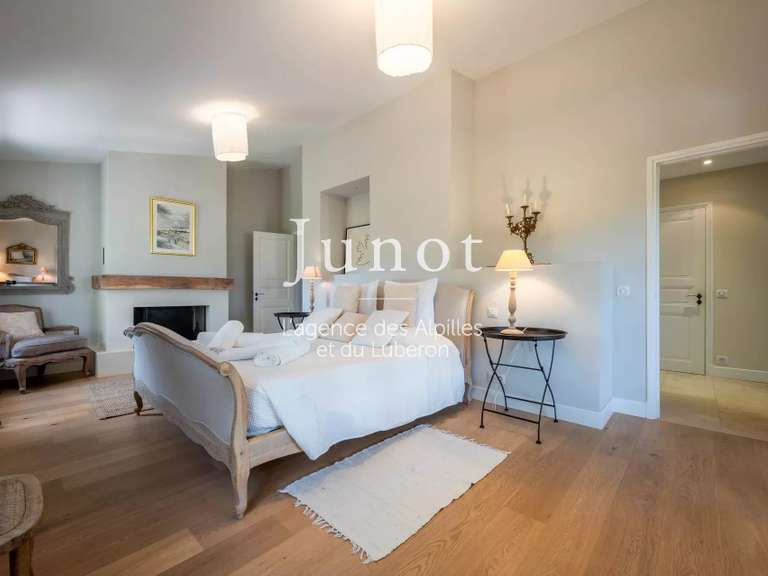 Maison Eygalières - 4 chambres - 180m²