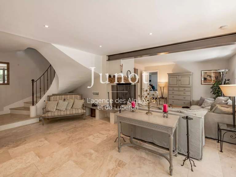 Maison Eygalières - 4 chambres - 180m²