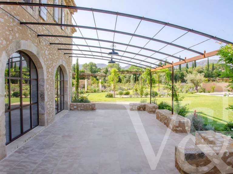 Maison Eygalières - 5 chambres - 273m²