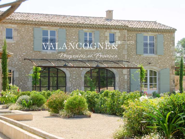 Maison Eygalières - 5 chambres - 308m²