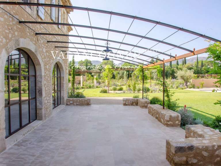Maison Eygalières - 5 chambres - 308m²