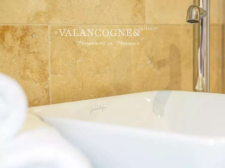 Maison Eygalières - 4 chambres - 158m²