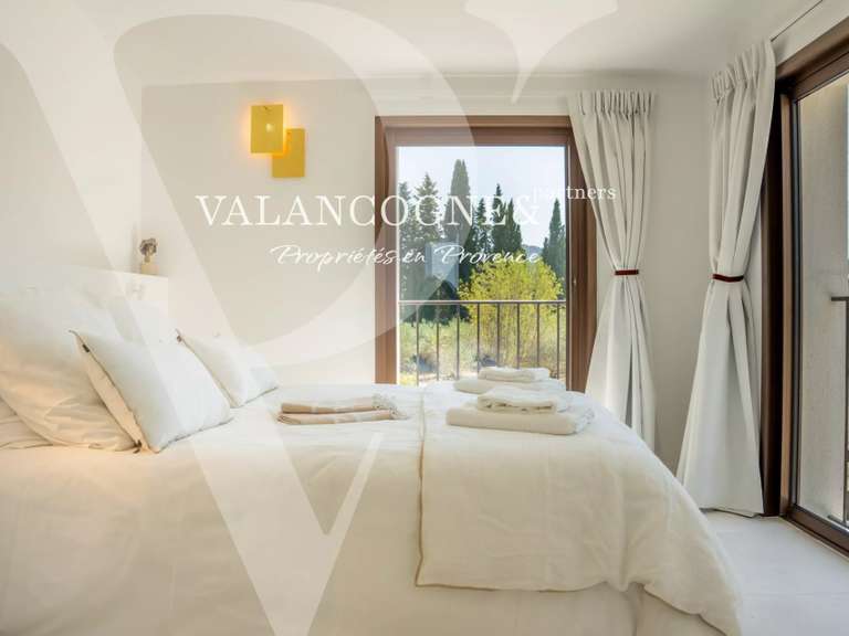 Maison Eygalières - 4 chambres - 180m²