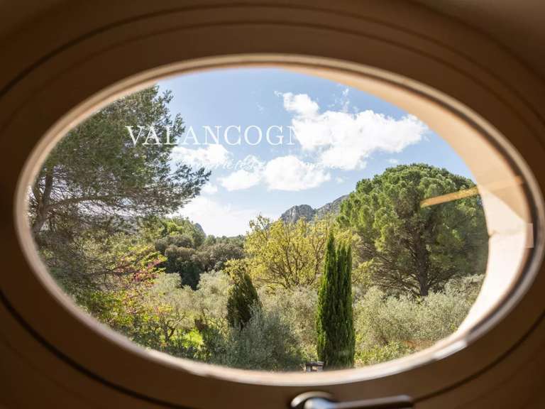 Maison Eygalières - 5 chambres - 255m²