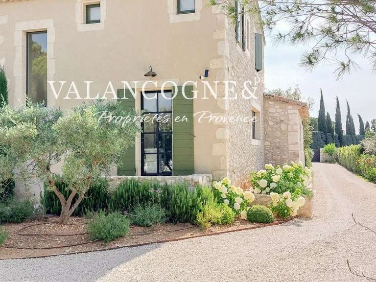 Maison Eygalières - 4 chambres - 220m²