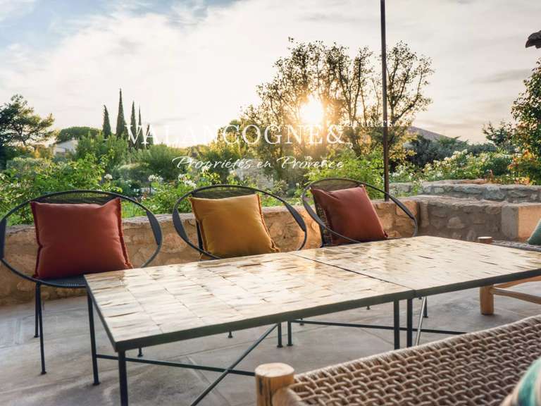 Maison Eygalières - 4 chambres - 220m²