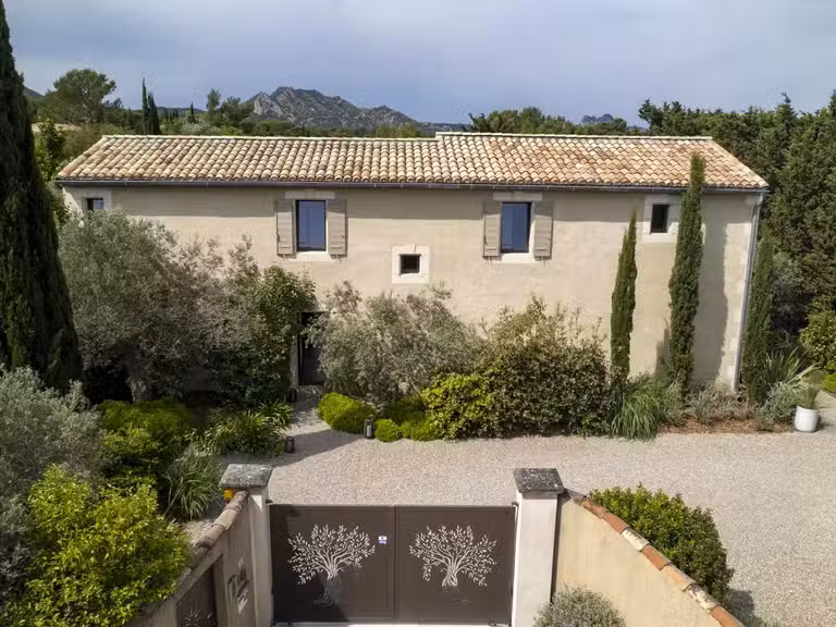 Maison Eygalières - 4 chambres - 250m²