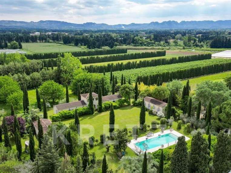 Maison Eygalières - 4 chambres - 328m²