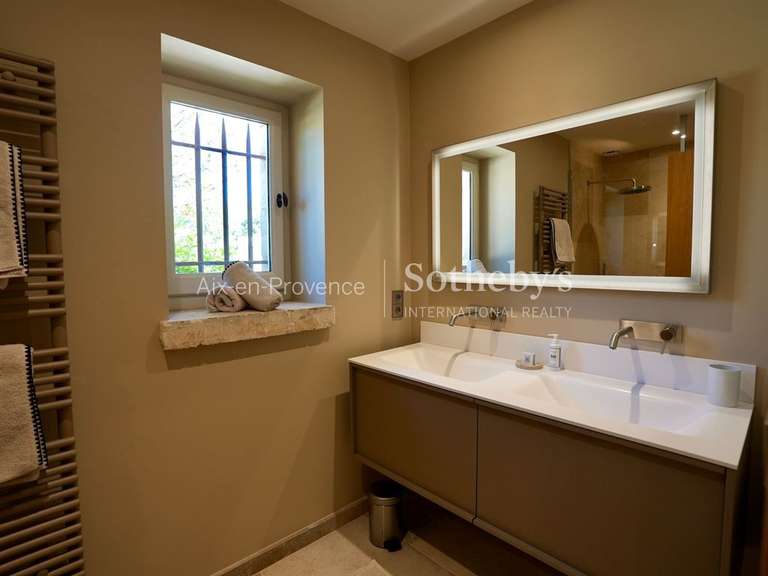 Maison Eygalières - 6 chambres - 380m²