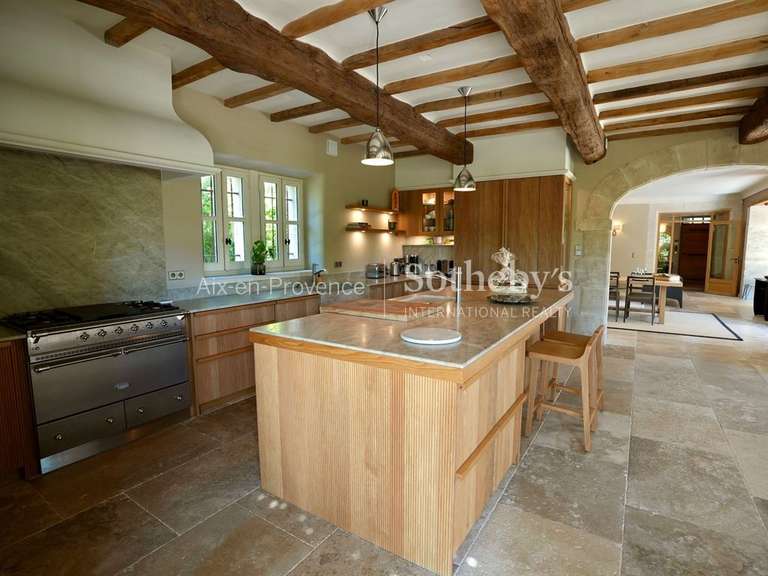 Maison Eygalières - 6 chambres - 380m²