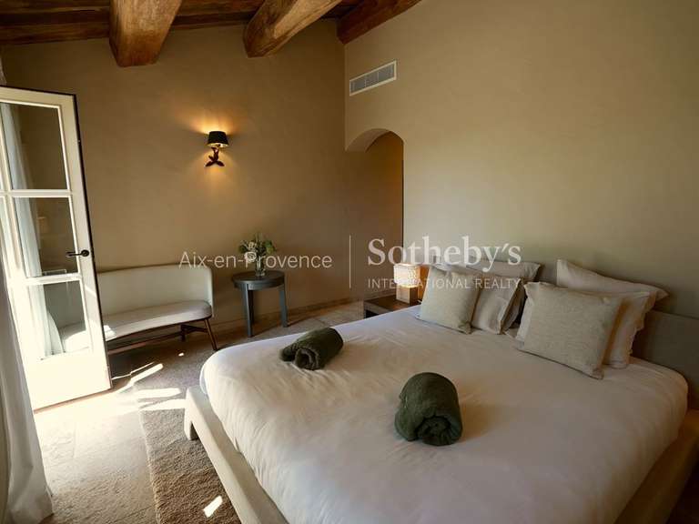 Maison Eygalières - 6 chambres - 380m²
