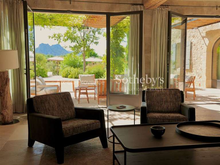 Maison Eygalières - 6 chambres - 380m²