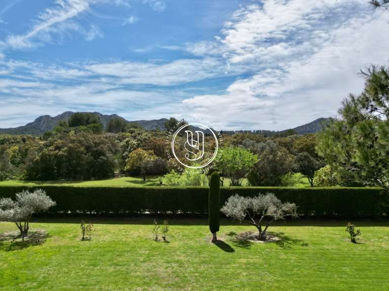 Villa Eygalières - 5 bedrooms - 390m²