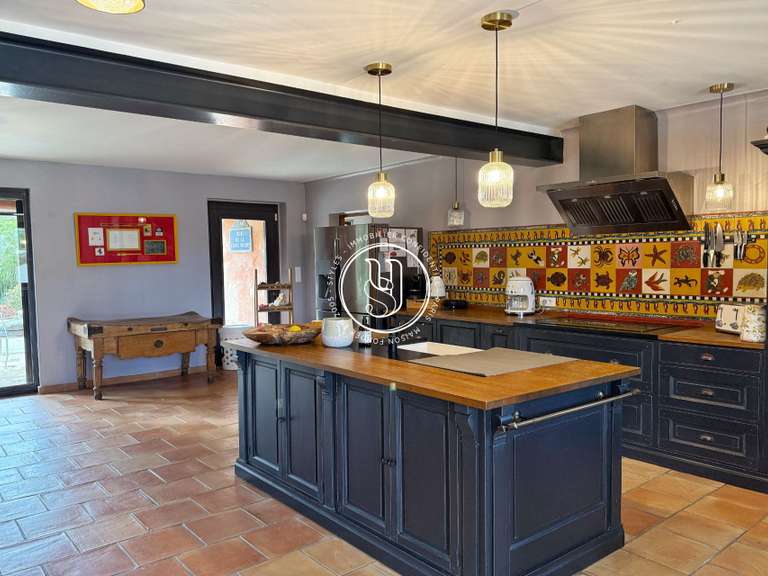 Villa Eygalières - 4 bedrooms - 303m²