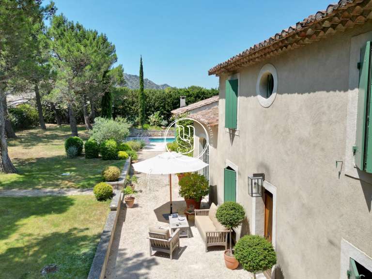 Villa Eygalières - 4 bedrooms - 207m²