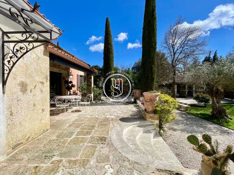 Villa Eygalières - 4 chambres - 303m²