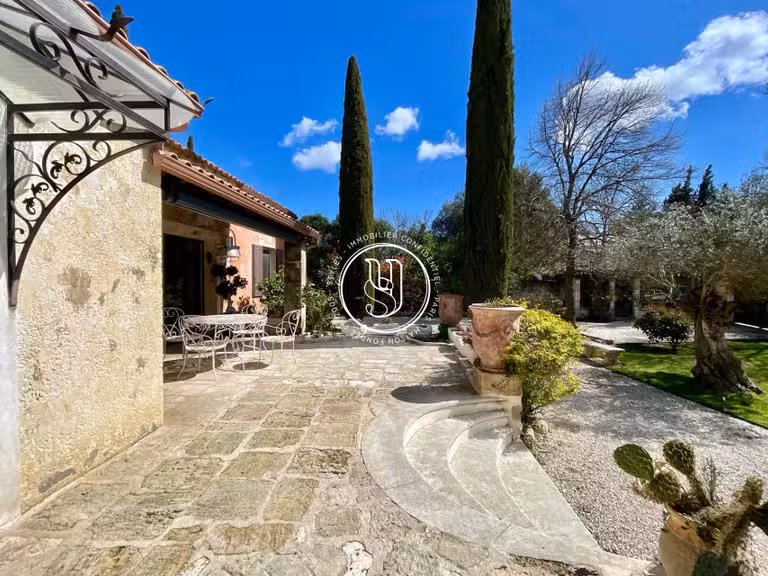 Villa Eygalières - 4 chambres - 303m²